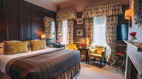 11 Cadogan Gardens interior