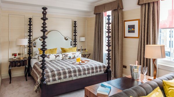 11 Cadogan Gardens interior