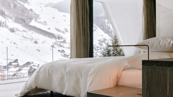 7132 Hotel interior