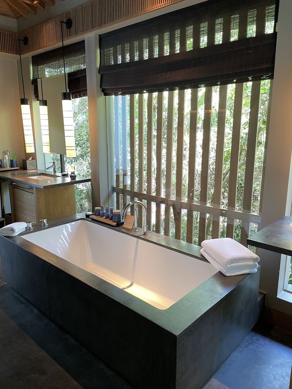 Amanoi interior