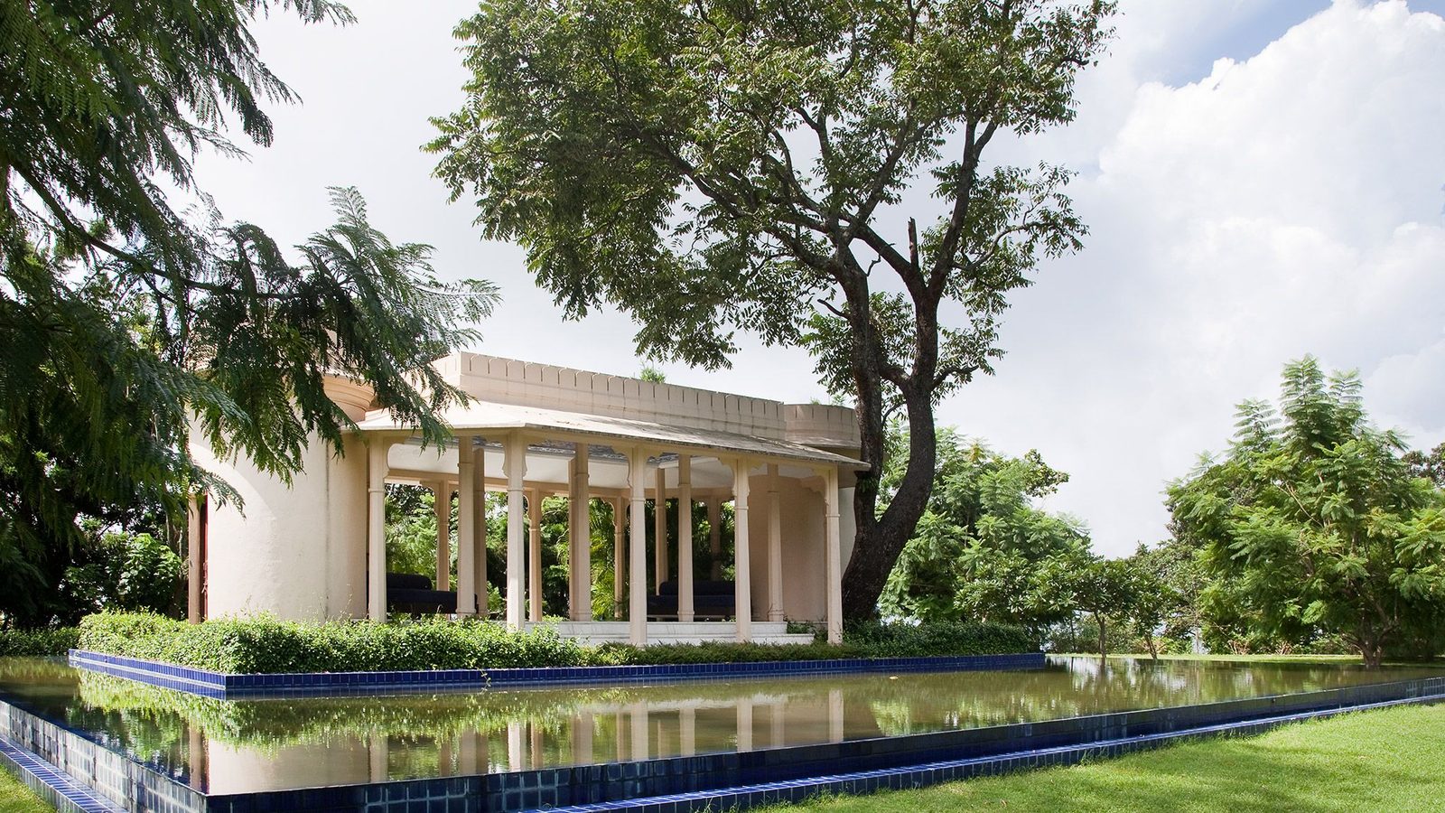 Ananda in the Himalayas exterior view