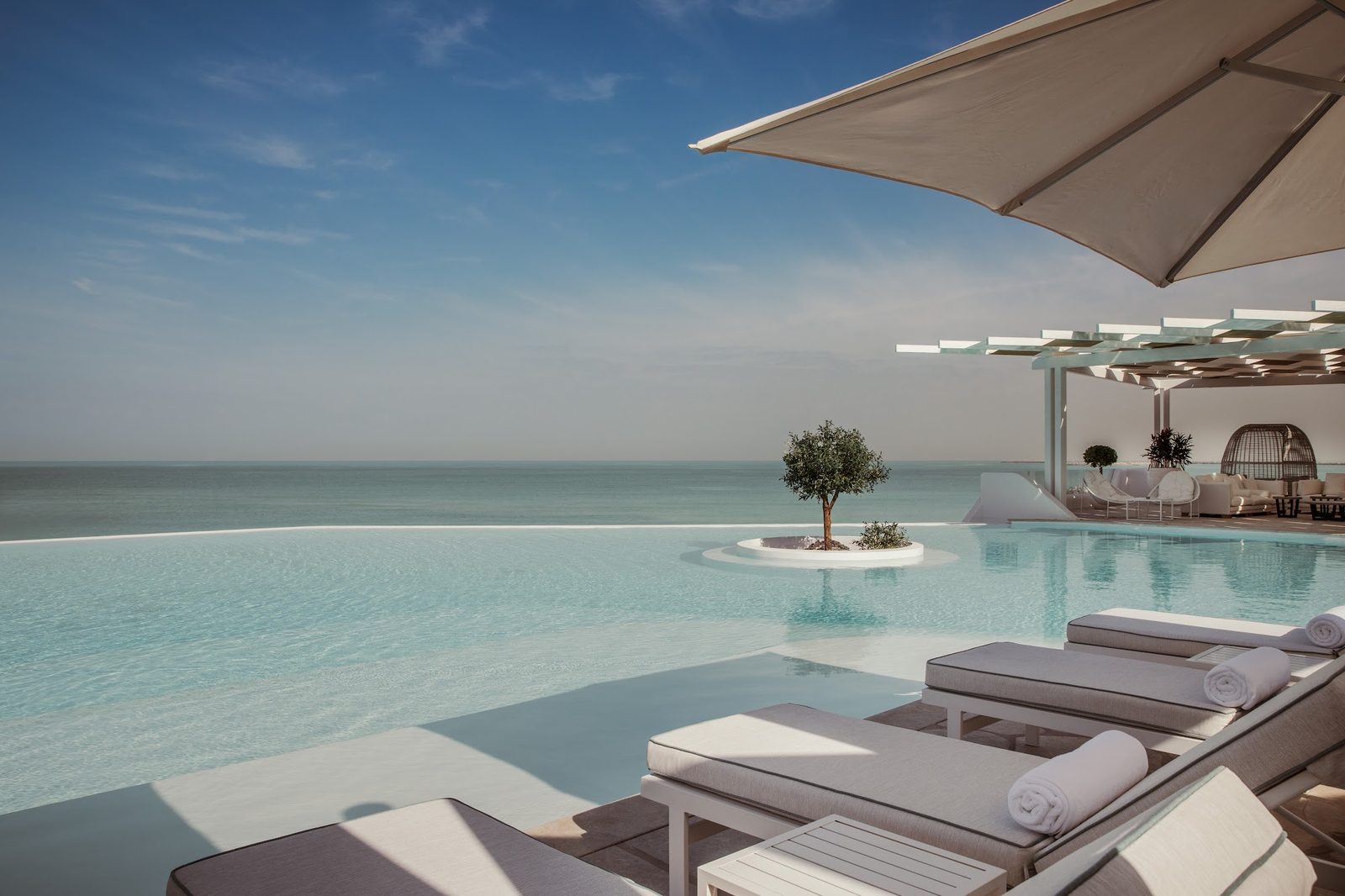 Anantara Santorini Abu Dhabi Retreat interior