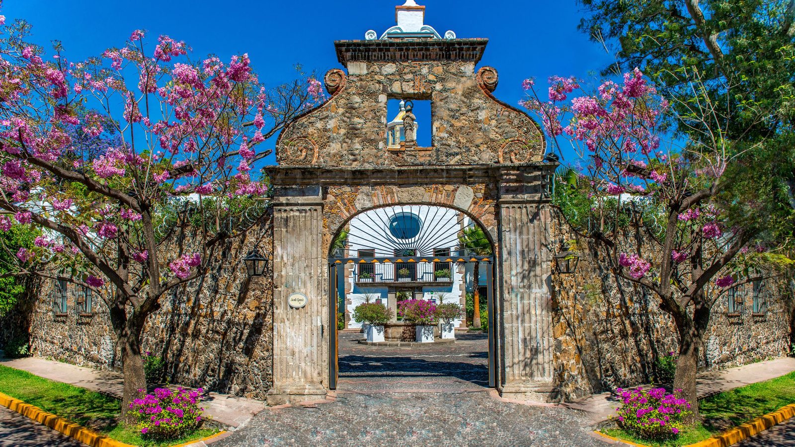 Anticavilla exterior view