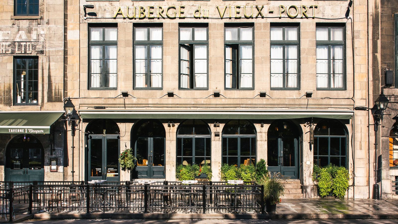Auberge du Vieux-Port exterior view