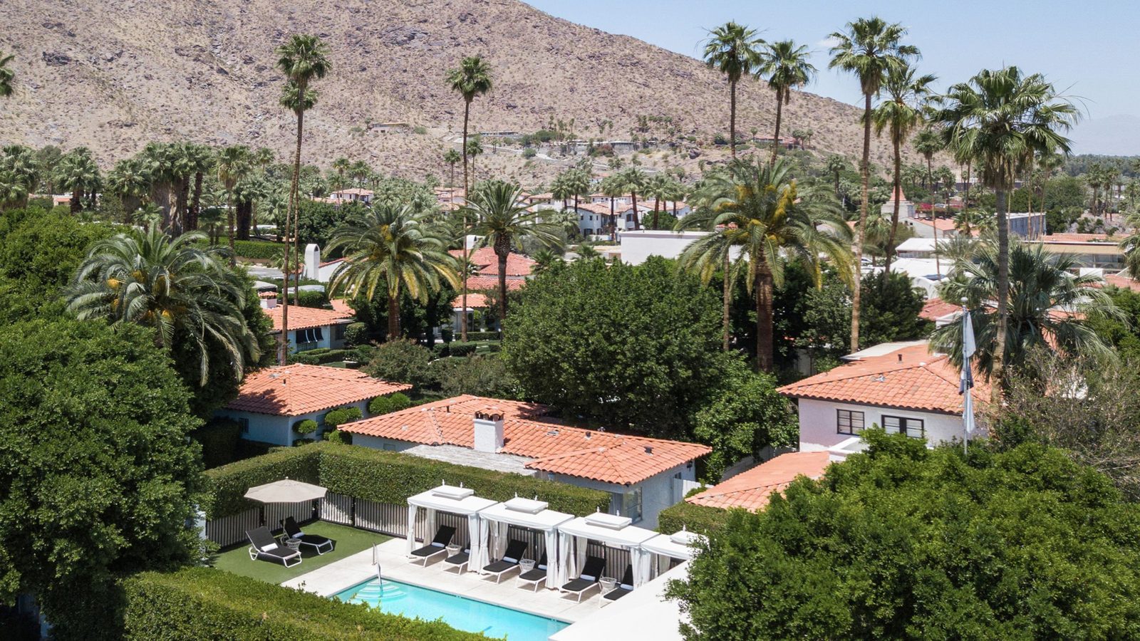 Avalon Hotel & Bungalows Palm Springs exterior view