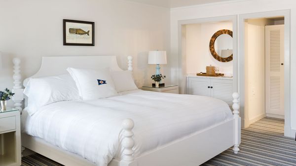 Baron’s Cove interior