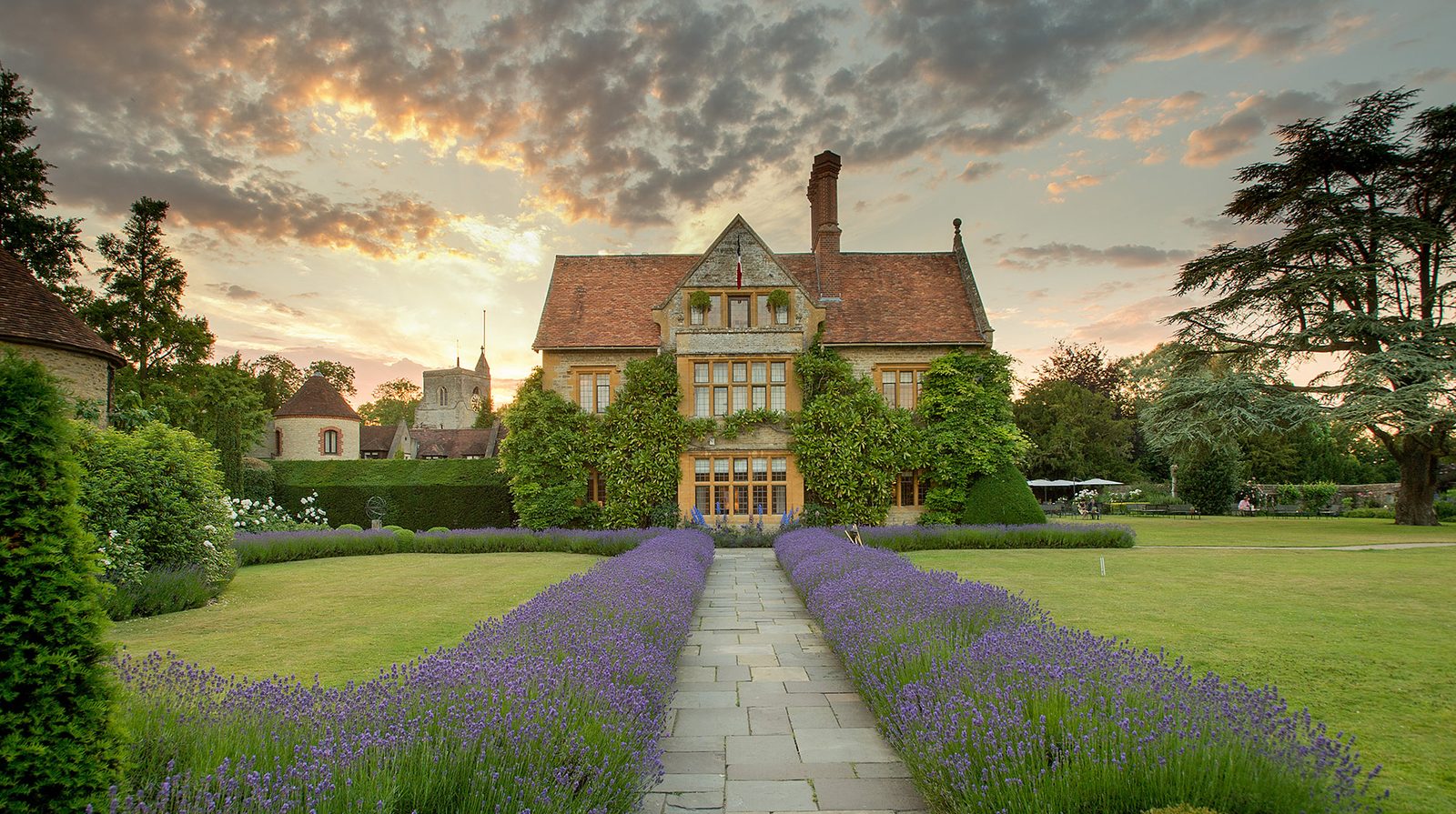 Le Manoir aux Quat'Saisons, A Belmond Hotel, Oxfordshire exterior view