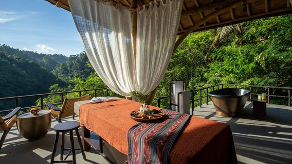 Buahan, a Banyan Tree Escape interior