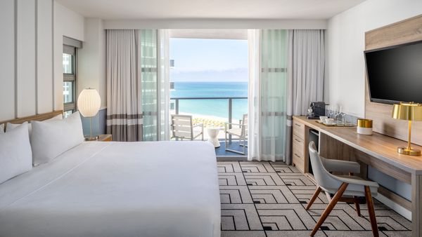 Cadillac Hotel & Beach Club, Autograph Collection interior