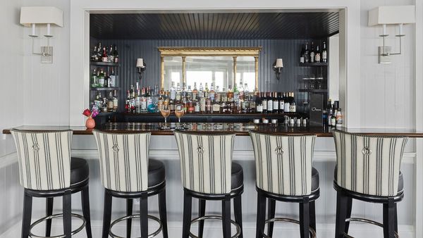 Cape Arundel Inn & Resort interior