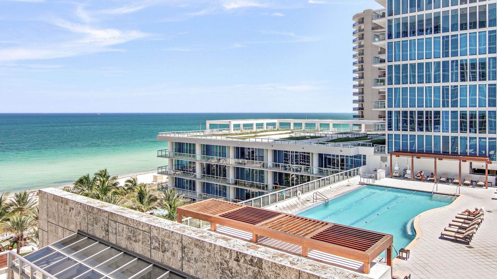 Carillon Miami Wellness Resort exterior view
