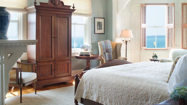 Castle Hill Inn interior