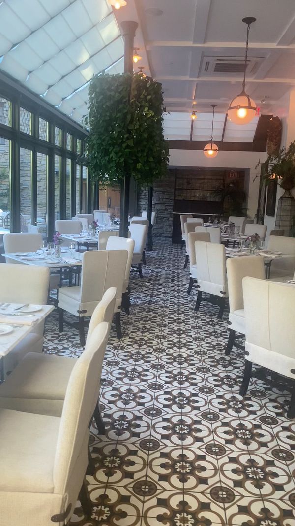 Deer Path Inn interior