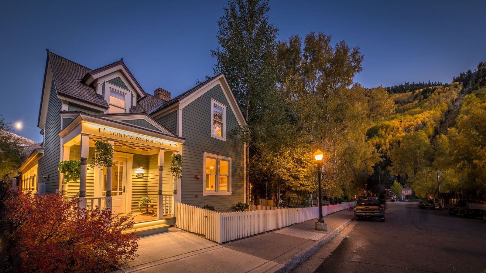 Dunton Town House exterior view