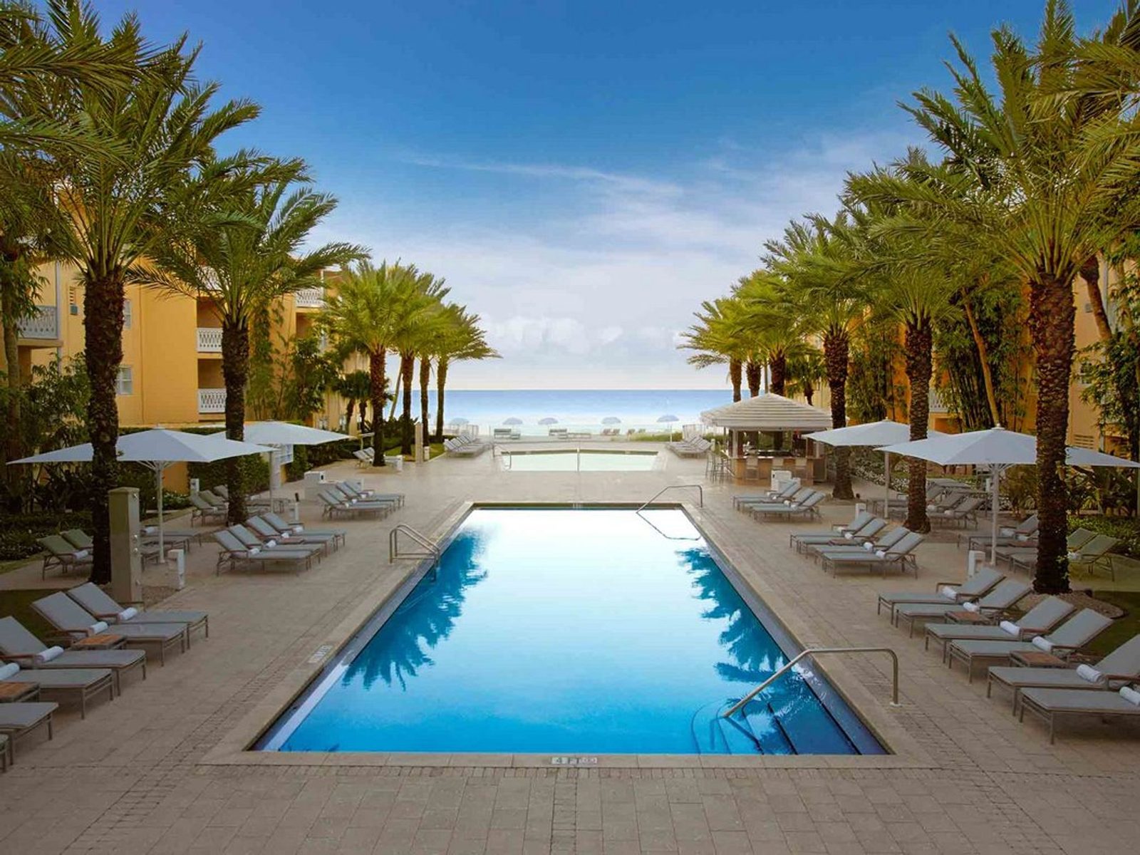 Edgewater Beach Hotel exterior view