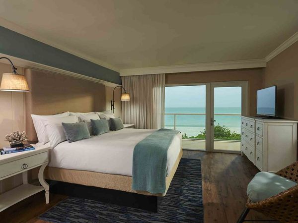 Edgewater Beach Hotel interior