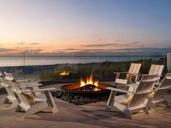 Edgewater Beach Hotel interior