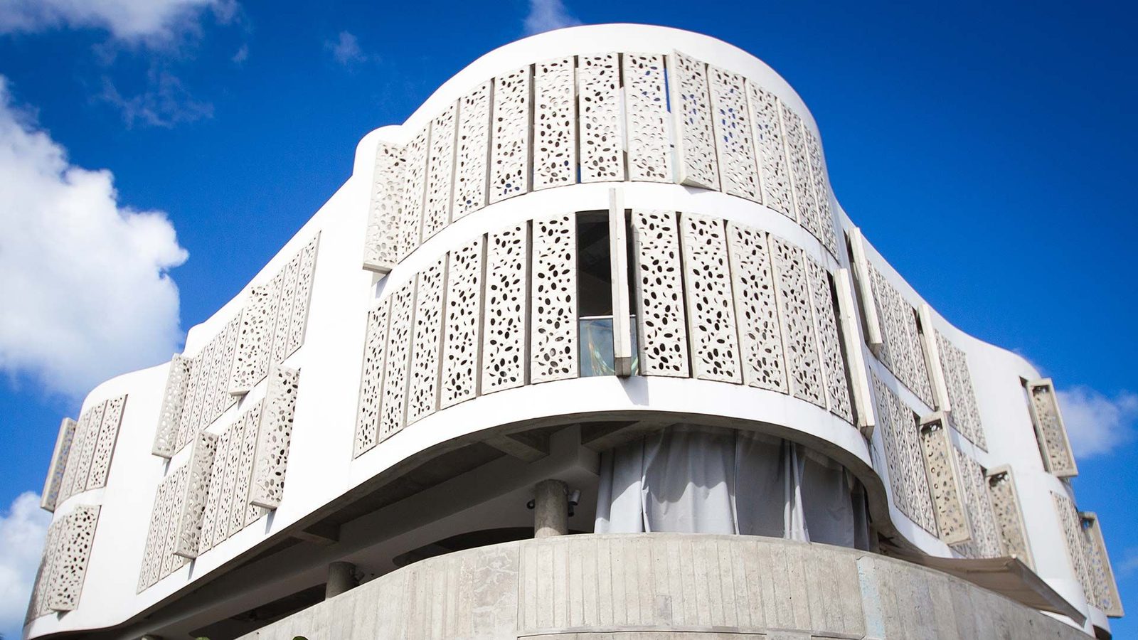 El Blok exterior view