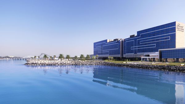 Fairmont Bab Al Bahr interior