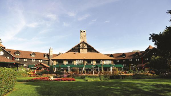 Fairmont Le Château Montebello interior