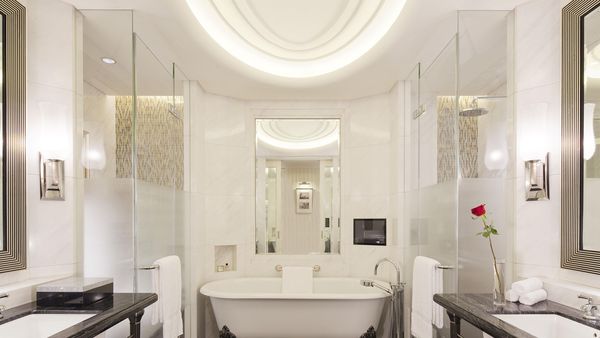 Fairmont Peace Hotel interior