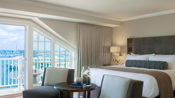 Forty 1º North Marina Resort interior