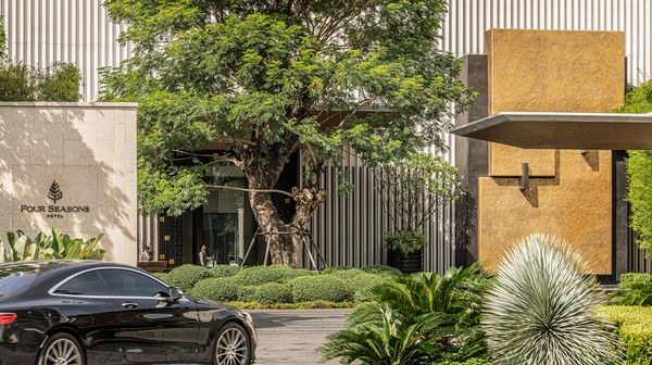 Four Seasons Hotel Bangkok at Chao Phraya River interior