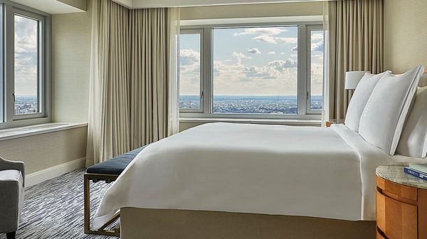 Four Seasons Hotel Chicago interior