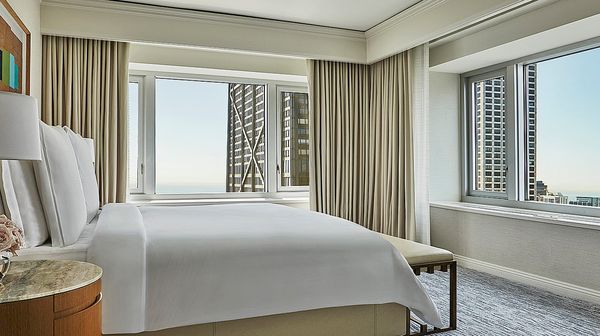 Four Seasons Hotel Chicago interior