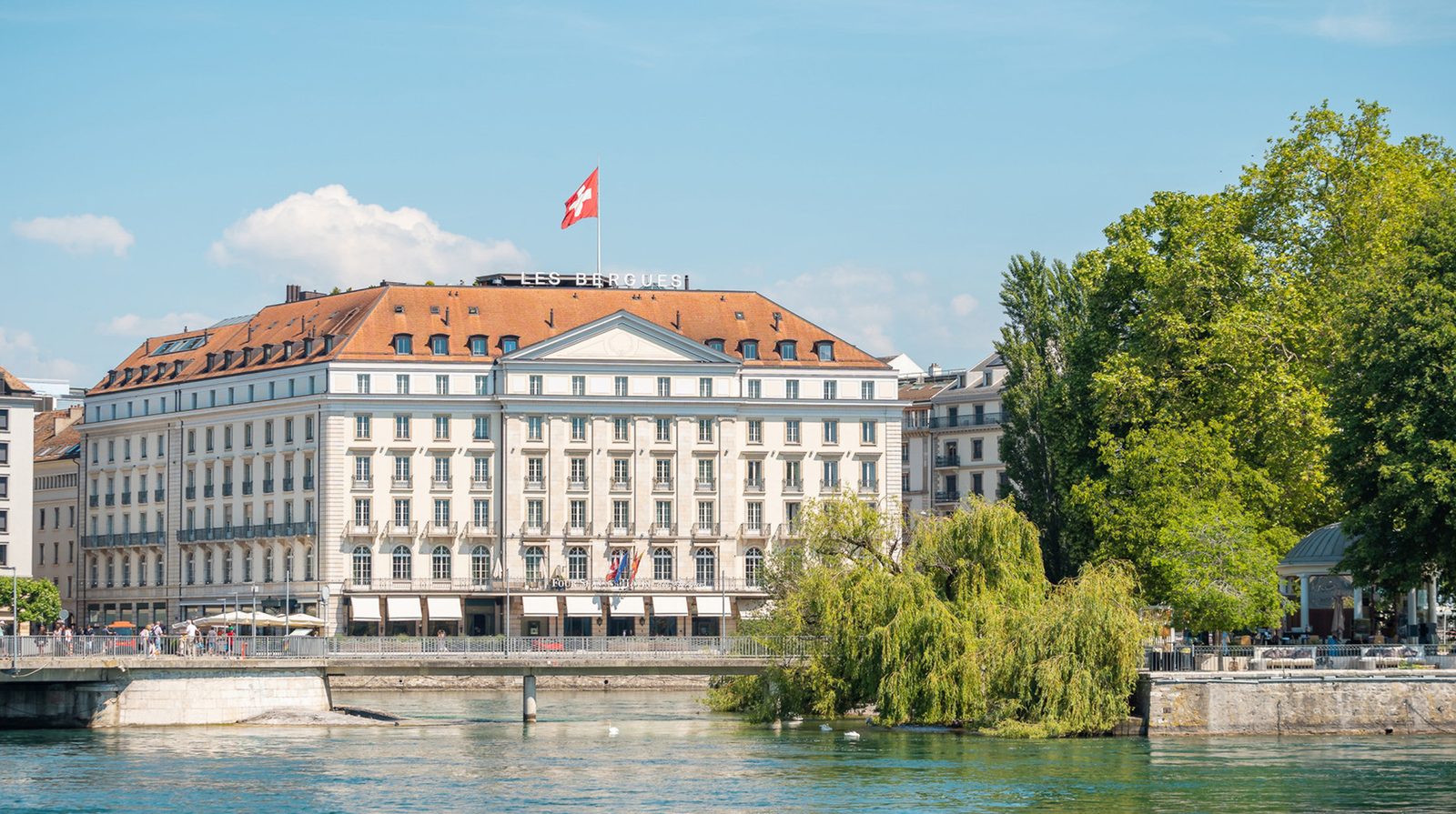 Four Seasons Hotel des Bergues Geneva exterior view