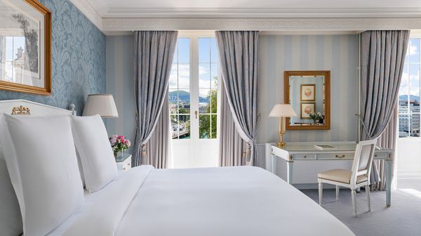 Four Seasons Hotel des Bergues Geneva interior