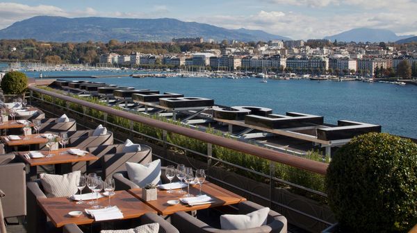 Four Seasons Hotel des Bergues Geneva interior