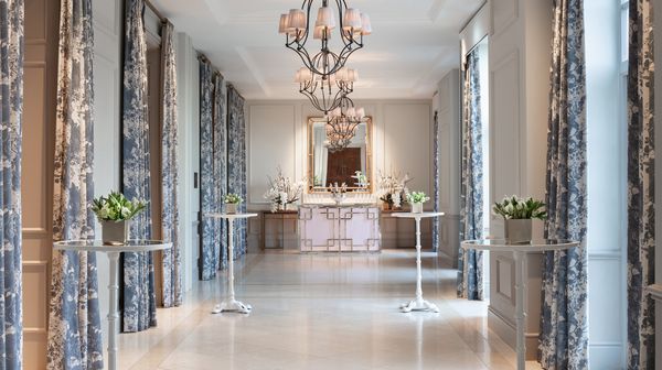Four Seasons Hotel Hampshire interior