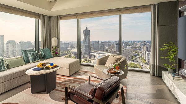 Four Seasons Hotel Hangzhou at Hangzhou Centre interior