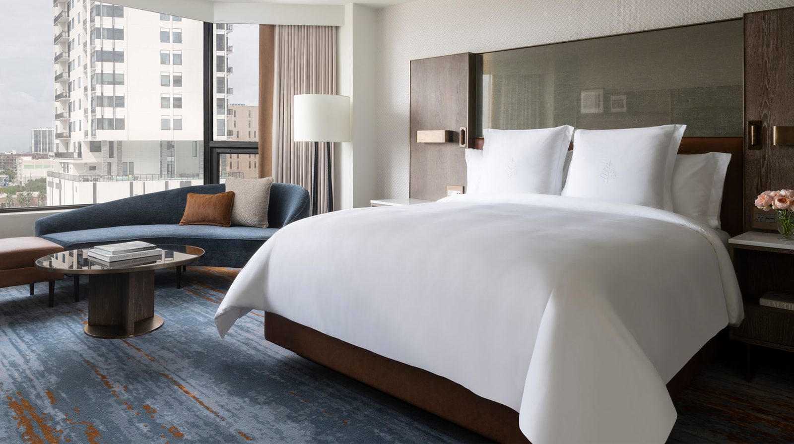 Four Seasons Hotel Houston exterior view