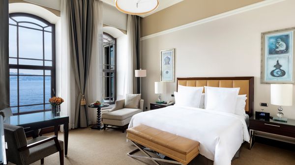 Four Seasons Hotel Istanbul at the Bosphorus interior