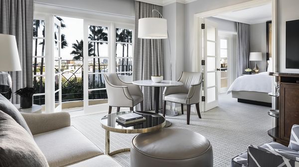 Four Seasons Hotel Los Angeles at Beverly Hills interior