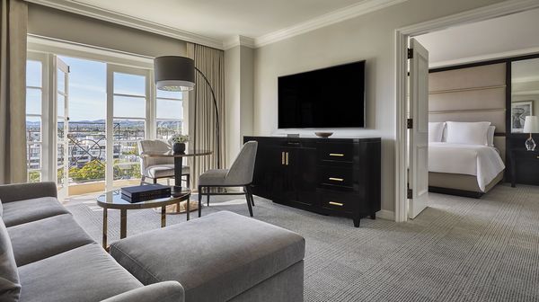 Four Seasons Hotel Los Angeles at Beverly Hills interior