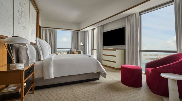 Four Seasons Hotel New Orleans interior