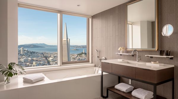 Four Seasons Hotel San Francisco at Embarcadero interior