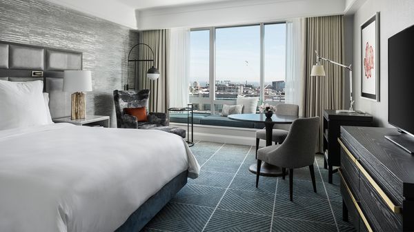 Four Seasons Hotel San Francisco interior