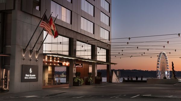 Four Seasons Hotel Seattle interior