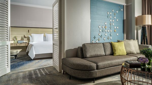 Four Seasons Hotel Singapore interior