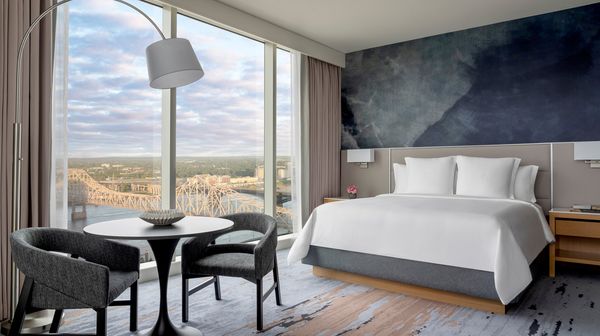 Four Seasons Hotel St. Louis interior