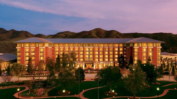 Four Seasons Hotel Westlake Village interior