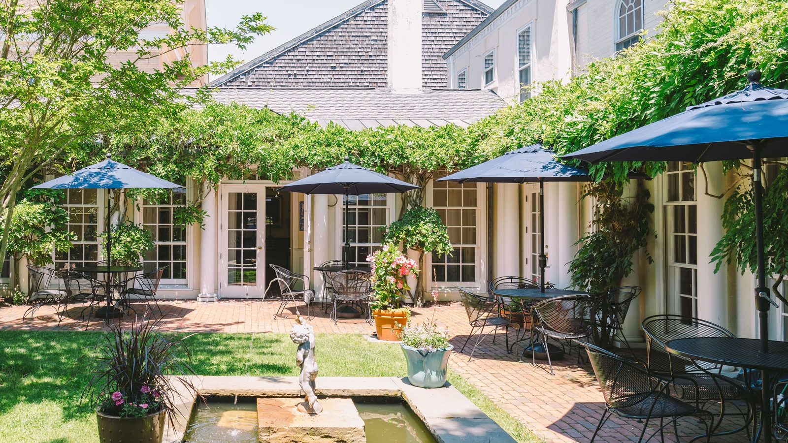 Francis Malbone House exterior view