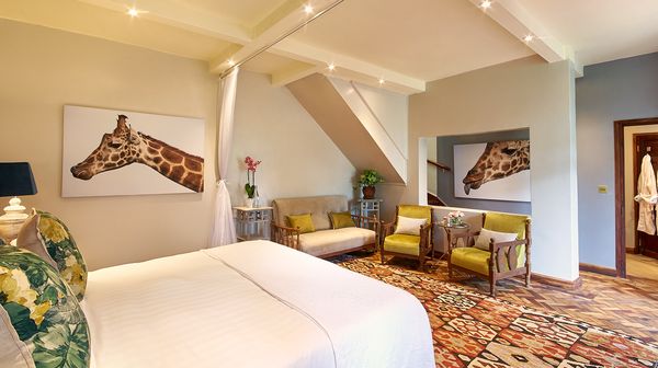 Giraffe Manor interior