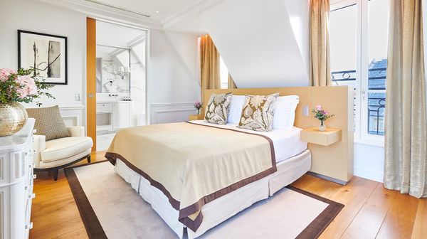 Grand Hôtel du Palais Royal interior