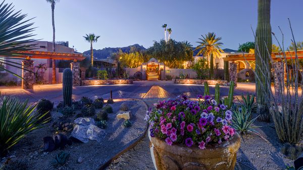 Hacienda del Sol Guest Ranch Resort interior