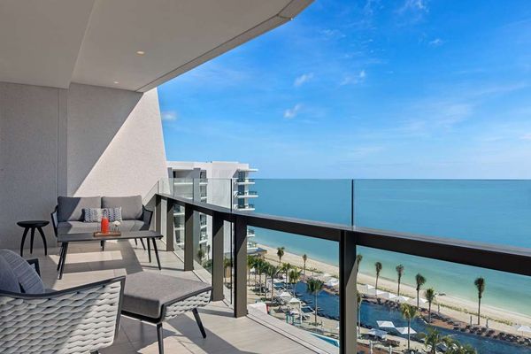 Hilton Cancun, an All-Inclusive Resort interior
